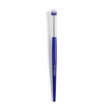 Makeup Revolution Relove Brush Queen Pigment Blending Brush - 5057566518536